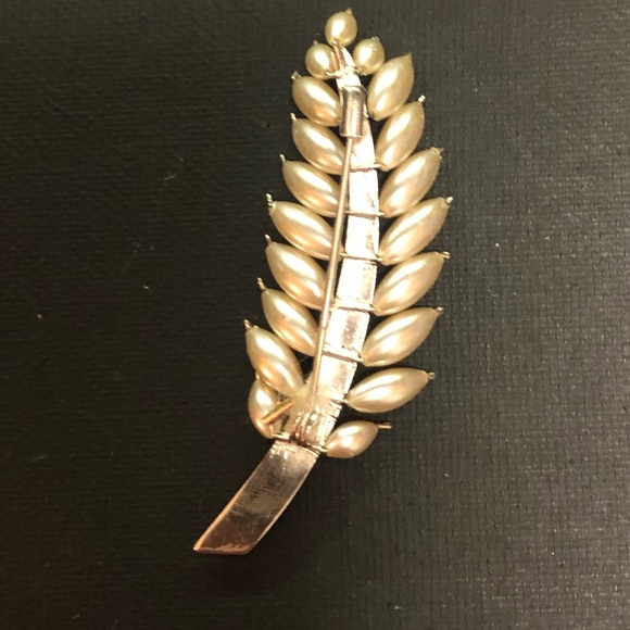 Fern Brooch - Picture 4 of 4